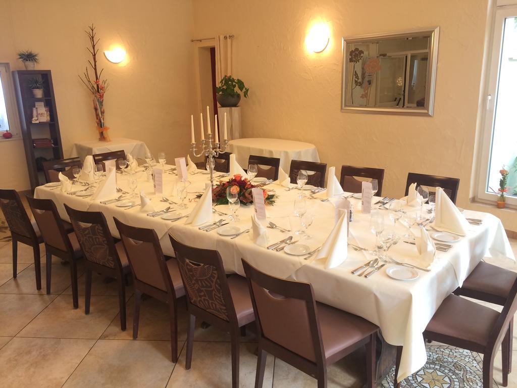Hotel Ebnet Mutterstadt Ngoại thất bức ảnh