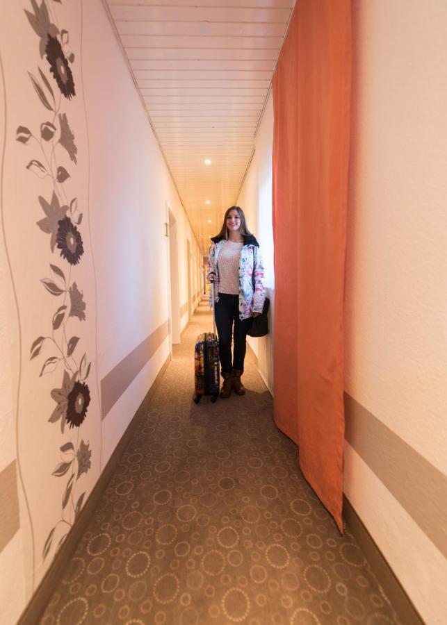 Hotel Ebnet Mutterstadt Ngoại thất bức ảnh