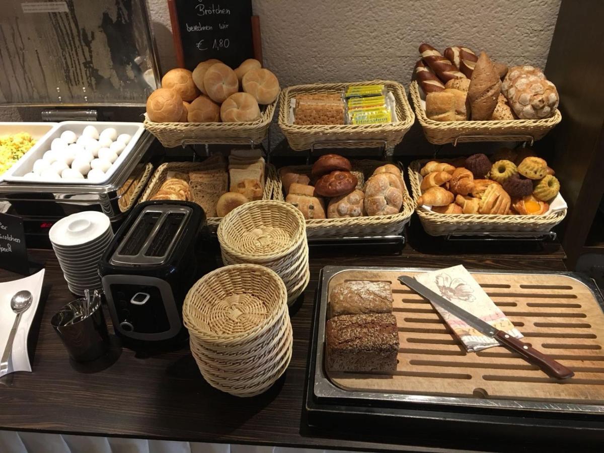 Hotel Ebnet Mutterstadt Ngoại thất bức ảnh