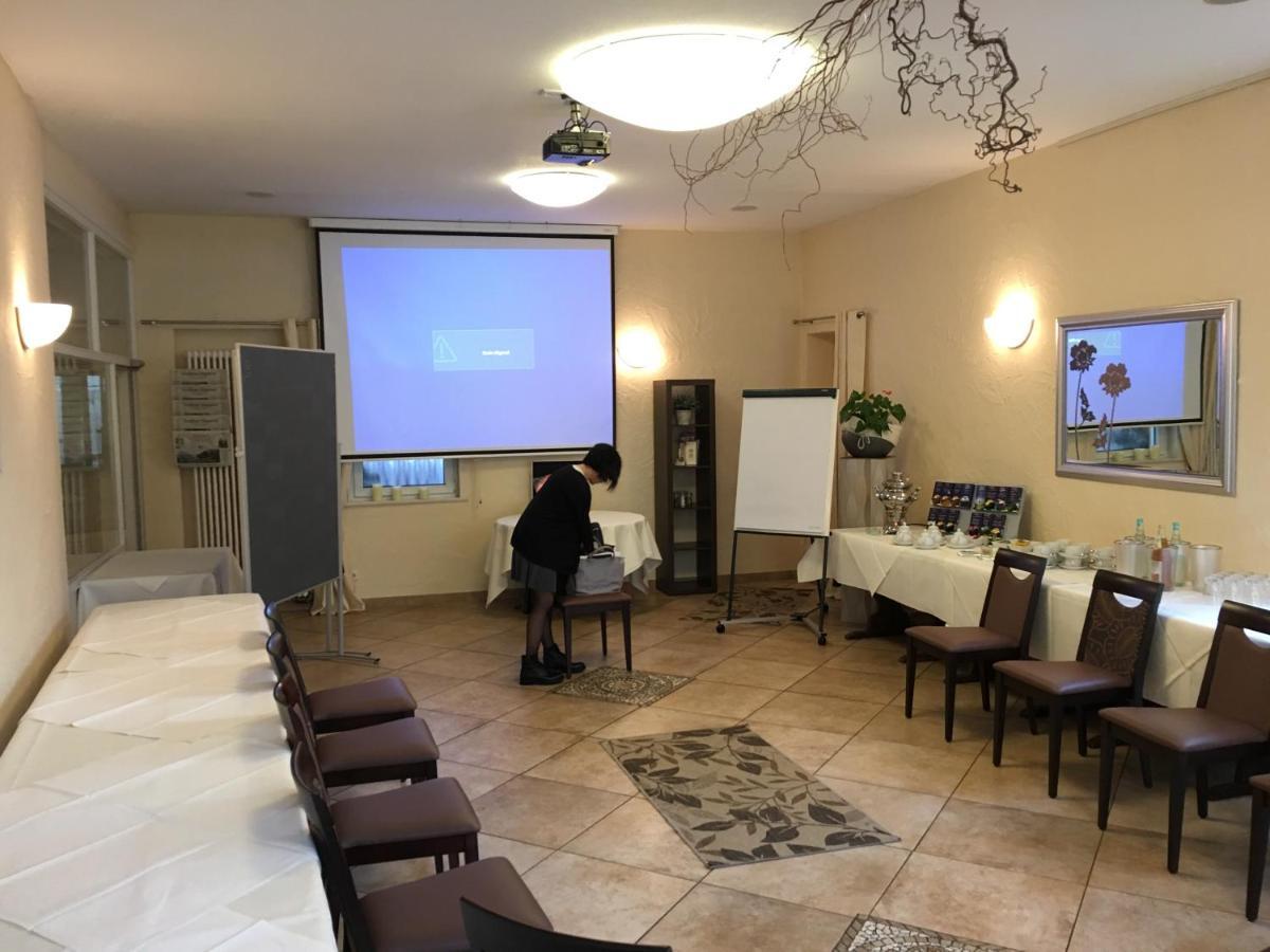 Hotel Ebnet Mutterstadt Ngoại thất bức ảnh